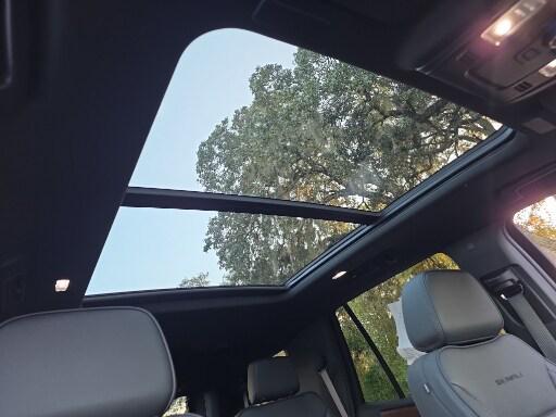 used 2025 GMC Yukon car, priced at $79,400