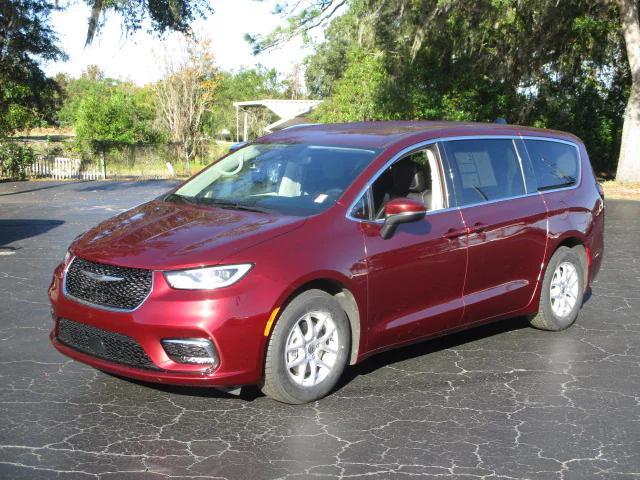 used 2023 Chrysler Pacifica car, priced at $27,400