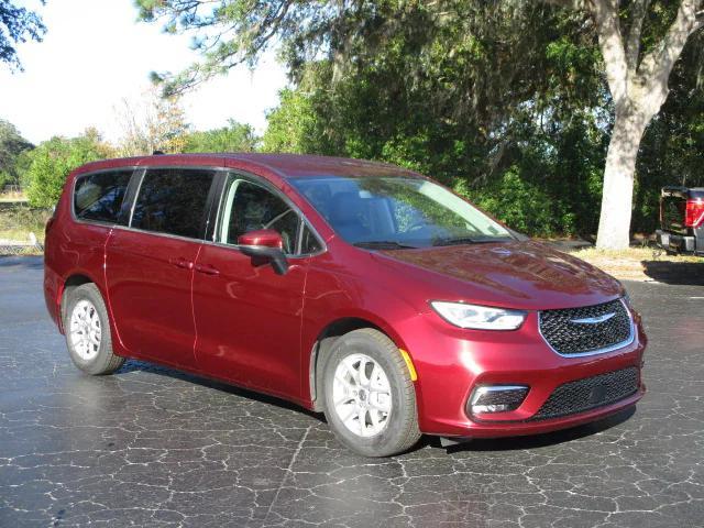 used 2023 Chrysler Pacifica car, priced at $27,400