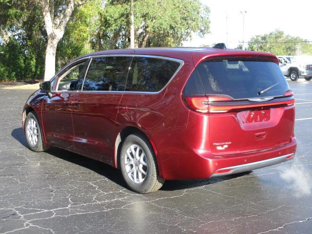 used 2023 Chrysler Pacifica car, priced at $27,400