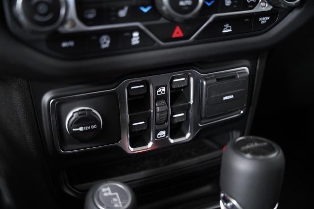 new 2025 Jeep Gladiator car, priced at $43,193