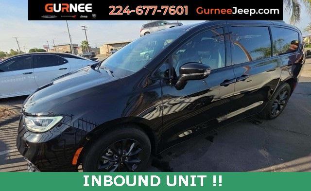 used 2021 Chrysler Pacifica car, priced at $23,882