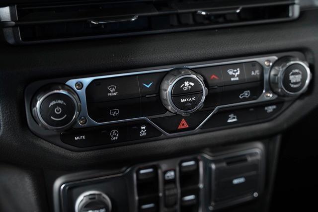 new 2025 Jeep Gladiator car, priced at $42,305