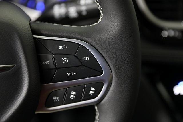 new 2025 Chrysler Pacifica car, priced at $43,177