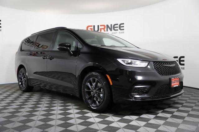 new 2025 Chrysler Pacifica car, priced at $43,177
