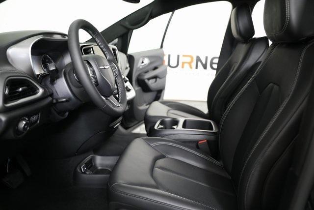 new 2025 Chrysler Pacifica car, priced at $43,177