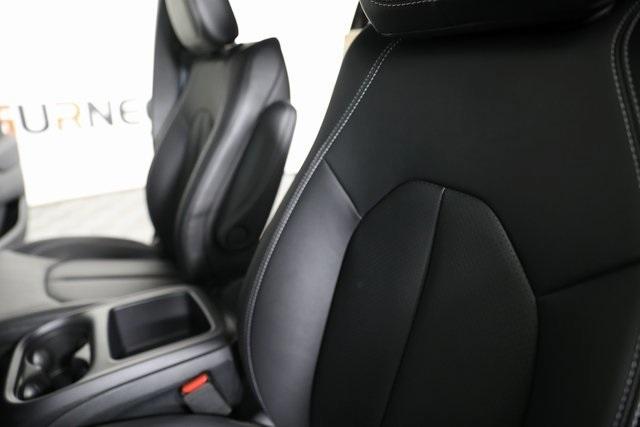 new 2025 Chrysler Pacifica car, priced at $43,177