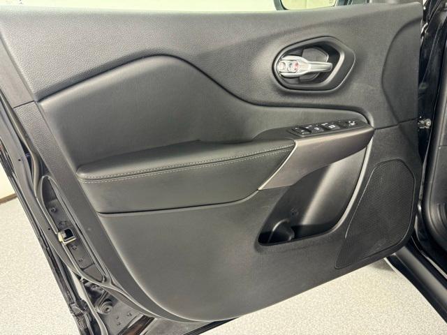 used 2021 Jeep Cherokee car, priced at $21,998
