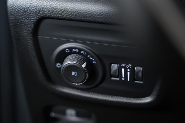 new 2025 Jeep Grand Cherokee car, priced at $42,395