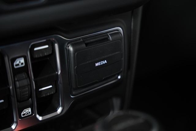 new 2025 Jeep Gladiator car, priced at $42,008