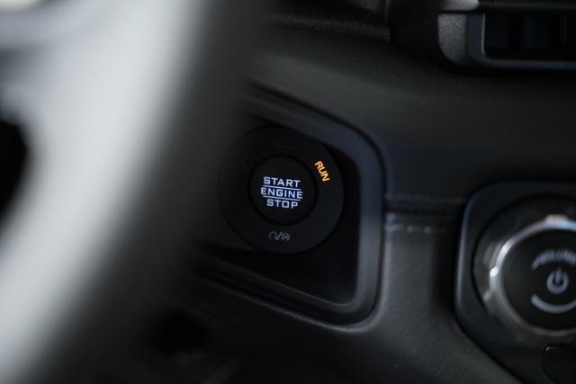 new 2025 Jeep Gladiator car, priced at $42,008