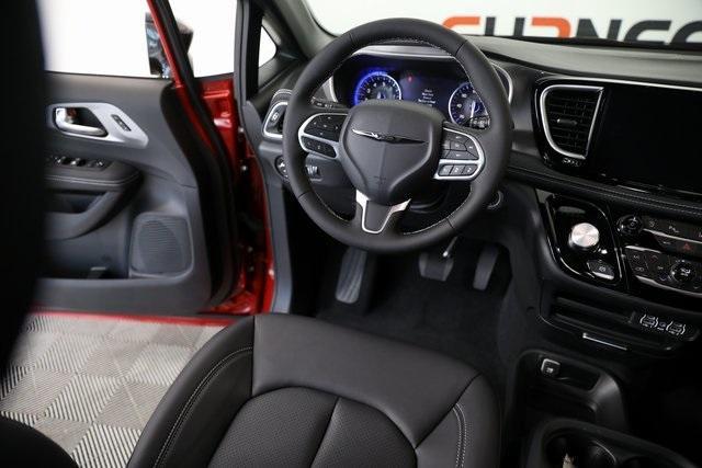 new 2025 Chrysler Pacifica car, priced at $40,610