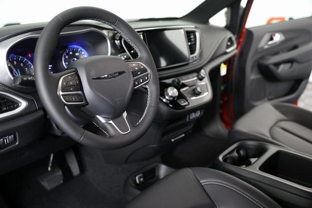 new 2025 Chrysler Pacifica car, priced at $40,610