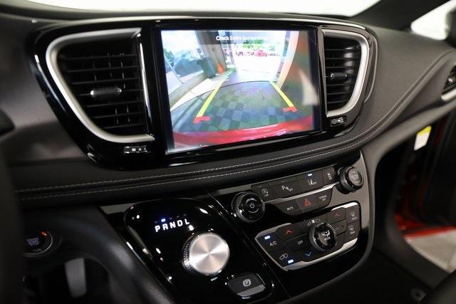 new 2025 Chrysler Pacifica car, priced at $40,610