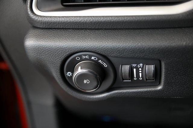 new 2025 Chrysler Pacifica car, priced at $40,610