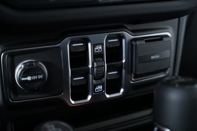 new 2025 Jeep Gladiator car, priced at $42,187