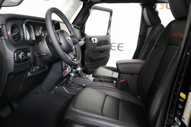 new 2025 Jeep Gladiator car, priced at $52,136
