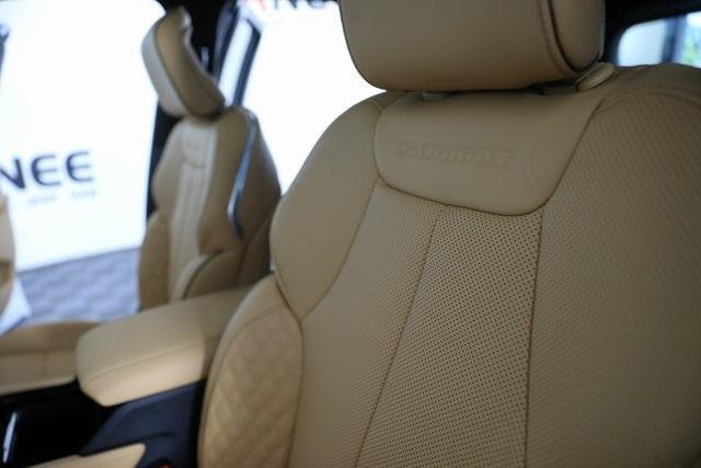 new 2025 Jeep Grand Cherokee car, priced at $59,354