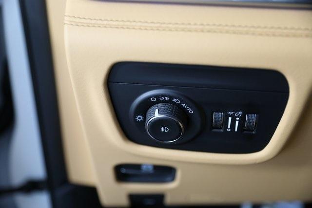 new 2025 Jeep Grand Cherokee car, priced at $59,354