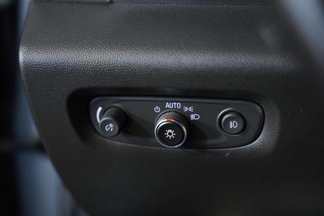 used 2021 Chevrolet Traverse car, priced at $23,498