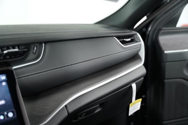 new 2025 Jeep Grand Cherokee L car, priced at $48,303