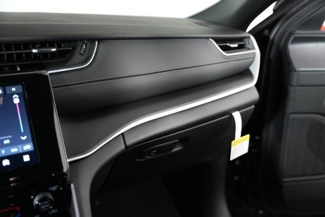 new 2025 Jeep Grand Cherokee car, priced at $36,046