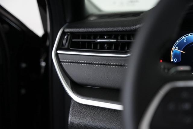 new 2025 Jeep Grand Cherokee car, priced at $36,046