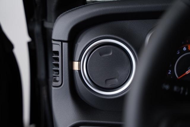 new 2025 Jeep Gladiator car, priced at $43,693