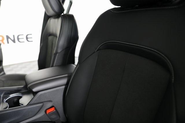 new 2025 Jeep Grand Cherokee L car, priced at $42,194