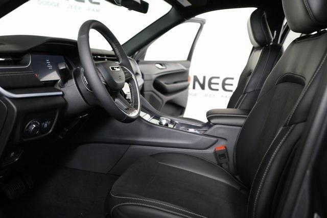 new 2025 Jeep Grand Cherokee car, priced at $41,202