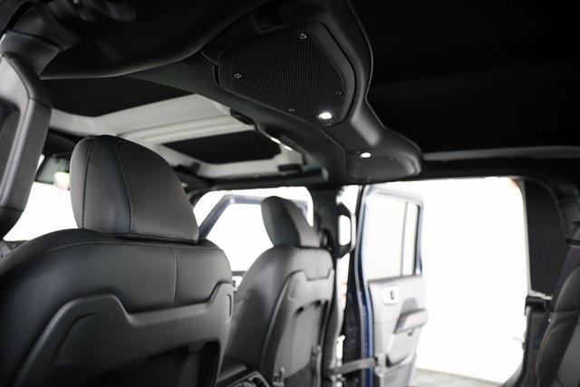 new 2025 Jeep Gladiator car, priced at $52,392