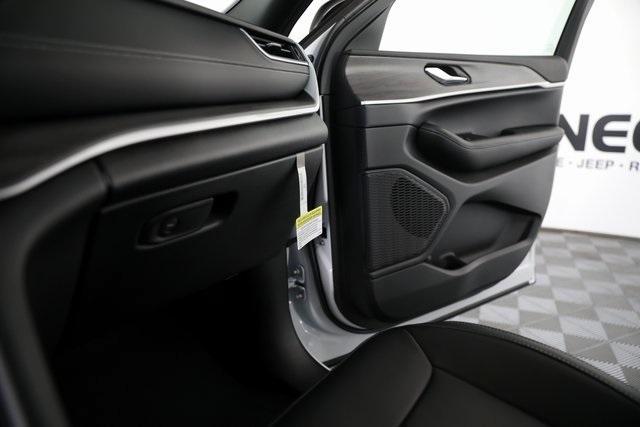 new 2025 Jeep Grand Cherokee L car, priced at $43,725