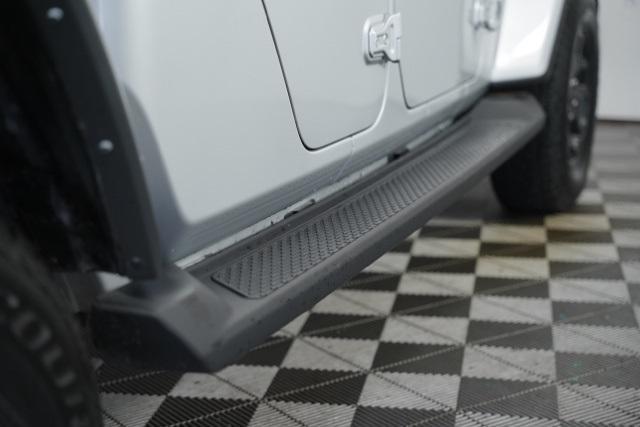 used 2022 Jeep Gladiator car, priced at $31,476