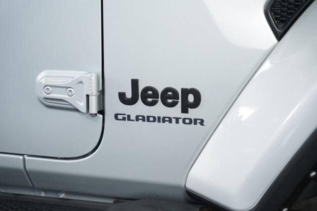 used 2022 Jeep Gladiator car, priced at $31,476