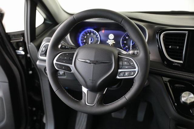 new 2025 Chrysler Pacifica car, priced at $40,145