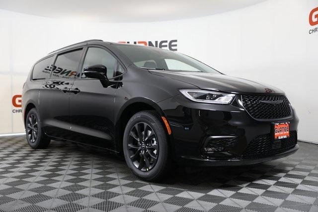 new 2025 Chrysler Pacifica car, priced at $40,145