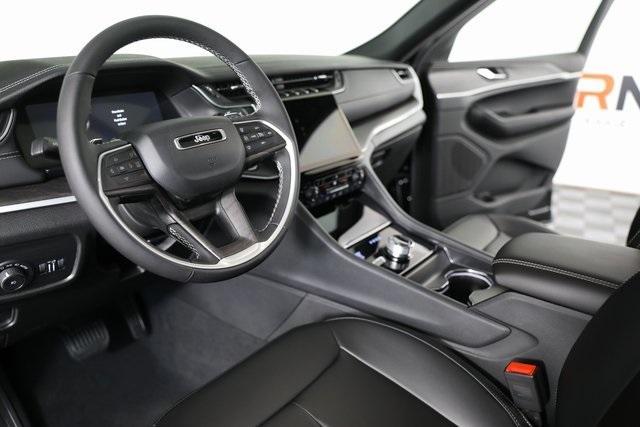 new 2025 Jeep Grand Cherokee car, priced at $46,184