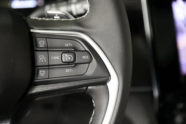 new 2025 Jeep Grand Cherokee car, priced at $43,521