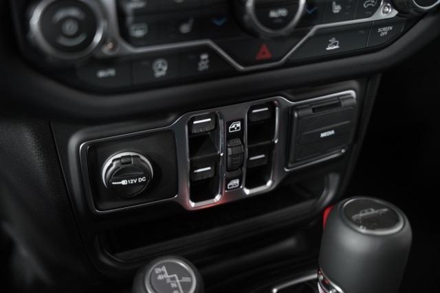 new 2025 Jeep Gladiator car, priced at $41,321