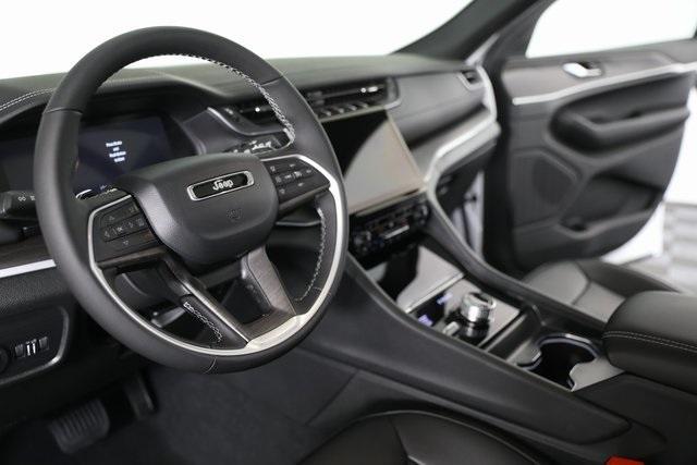 new 2025 Jeep Grand Cherokee car, priced at $45,405