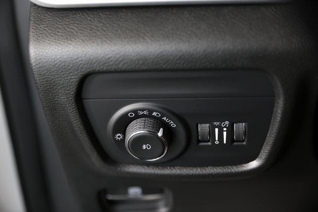 new 2025 Jeep Grand Cherokee car, priced at $45,405