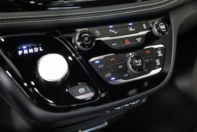 new 2025 Chrysler Pacifica car, priced at $40,395