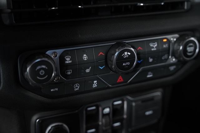 new 2025 Jeep Wrangler car, priced at $44,327