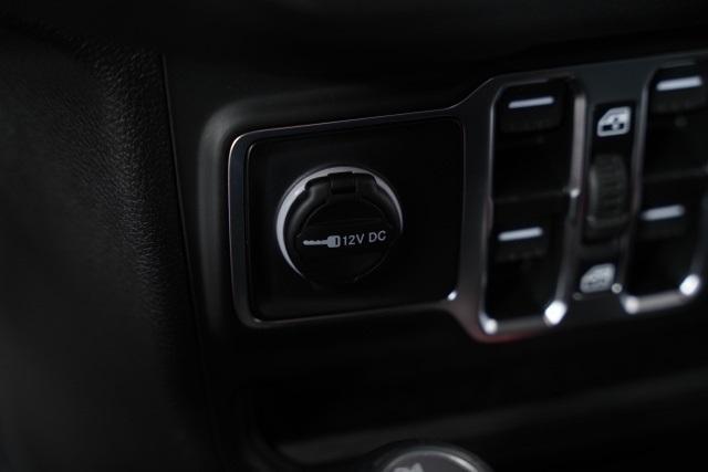 new 2025 Jeep Wrangler car, priced at $44,327