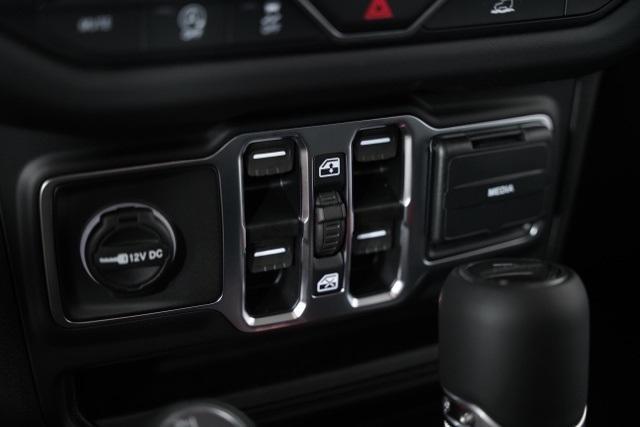 new 2025 Jeep Gladiator car, priced at $42,704