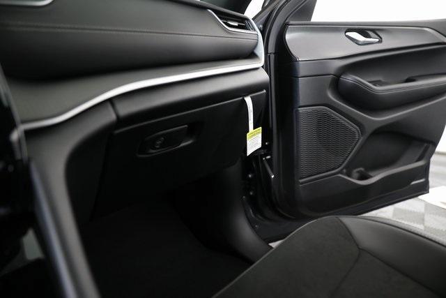 new 2025 Jeep Grand Cherokee L car, priced at $43,694