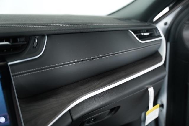 new 2025 Jeep Grand Cherokee car, priced at $44,398