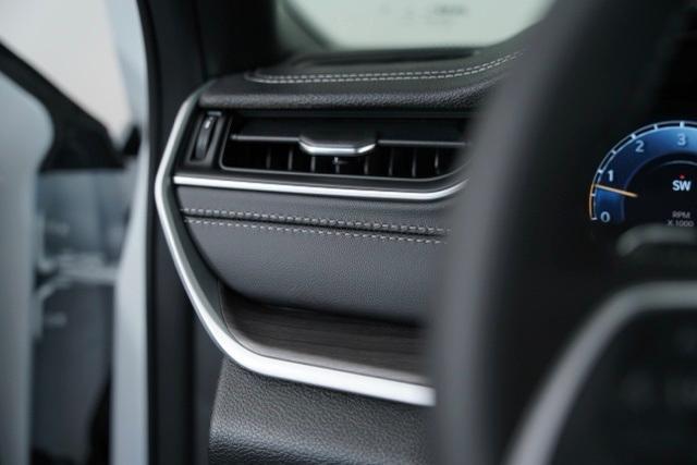 new 2025 Jeep Grand Cherokee car, priced at $44,398