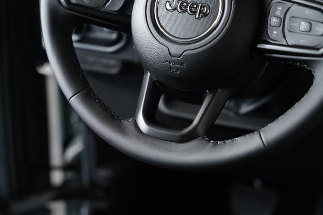 new 2025 Jeep Gladiator car, priced at $48,228