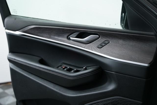 new 2025 Jeep Grand Cherokee L car, priced at $43,867